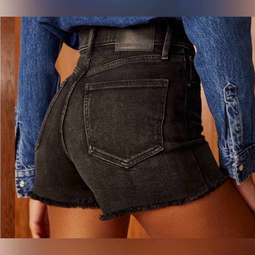 NWOT Aritzia Denim Forum The Arlo Denim Shorts in Black Eyeliner Size 26 - Picture 3 of 9